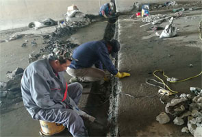 果洛铁路框架桥伸缩缝堵漏