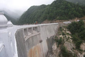 果洛水库大坝堵漏